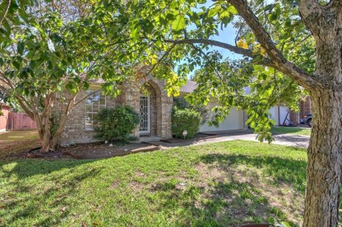 7907 Elkhorn Mountain Trl, Austin TX  78729-6428 exterior