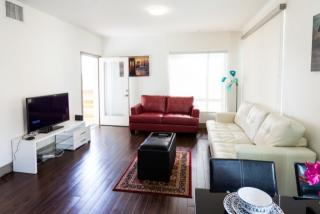 1607 La Brea Ave, Los Angeles CA  90028-5434 exterior