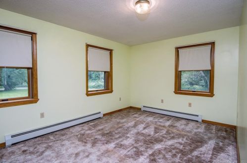 16 Attawaugan Xing Rd, Killingly CT 06241-1602 exterior