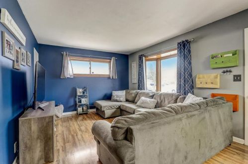 8906 Monrovia Ave, Milwaukee, WI 53225-1818