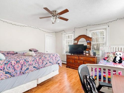 4 Lewis St, Woonsocket RI 02895-1905 exterior