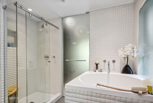 1457 Norwood St, Chicago IL 60660-2404 exterior