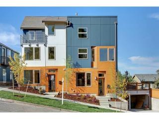 2708 Howell St, Seattle WA  98122-3140 exterior