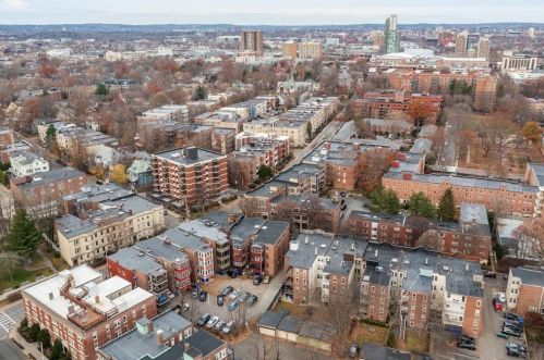 65 Pleasant St, Brookline MA 02446-3723 exterior