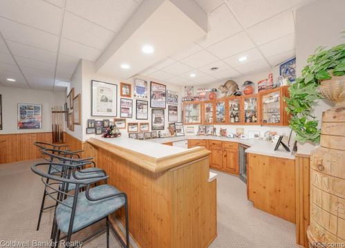 3849 Walnut Brk Dr, Rochester MI 48309-4016 exterior