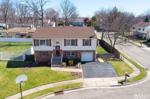 3 Brida Ct, Edison NJ  08817-3800 exterior