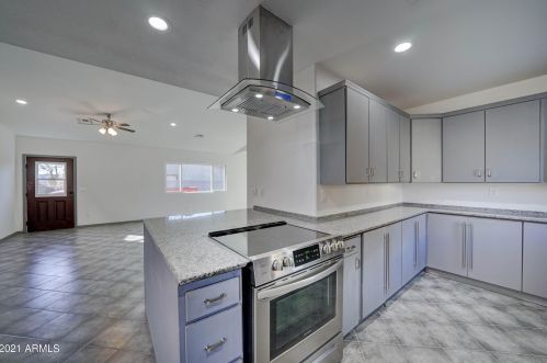 1715 28th Dr, Phoenix AZ 85051-4011 exterior