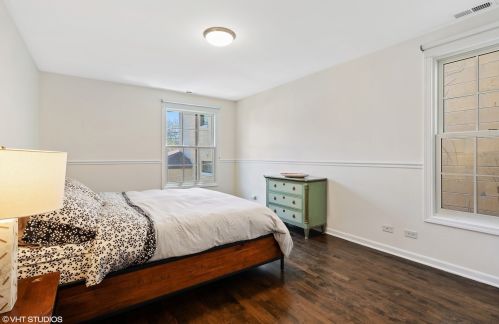 1733 Hoyne Ave, Chicago IL 60647-5541 exterior