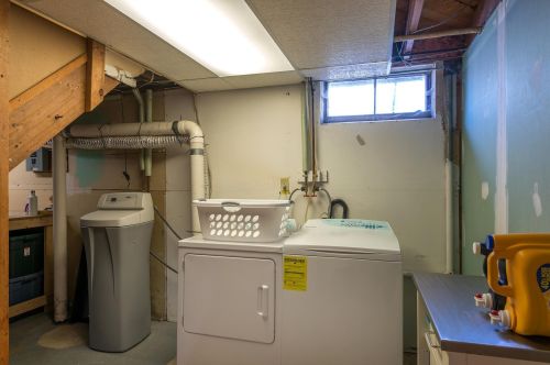 1233 Vly St, Chaska MN 55318-2425 exterior