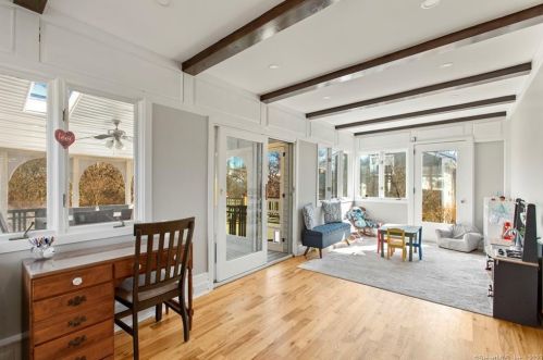 6 Jones Rd, Wallingford CT  06492-4305 exterior