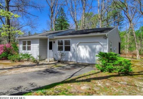 15 Swift Cir, Lakehurst NJ  08759-2949 exterior