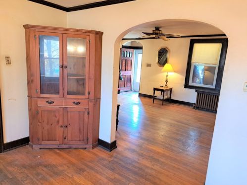 1305 Braddock Ave, Pittsburgh PA 15218-1638 exterior