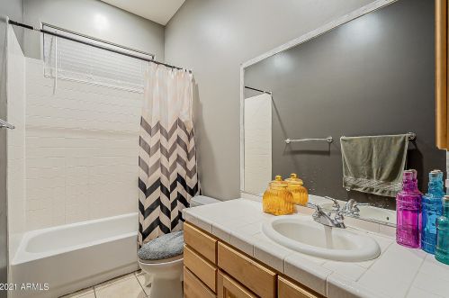 45231 18th St, Phoenix AZ 85022-4560 exterior