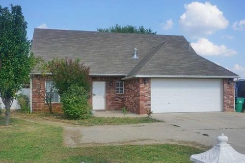 2502 Southfork St, Springdale AR  72764-7247 exterior