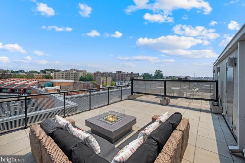 2410 17th St, Washington DC  20020-6304 exterior