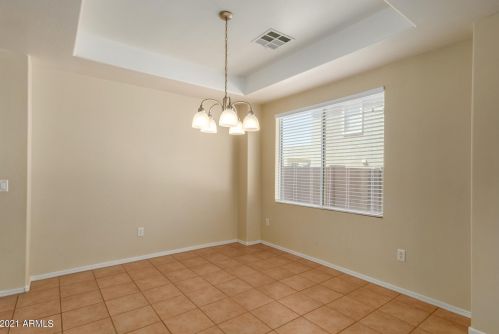 6810 39 Ln, Phoenix AZ 85029-3000 exterior