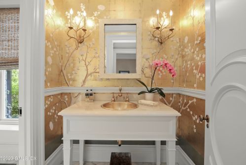 545 Indian Fld Rd, Greenwich CT 06830-7219 exterior