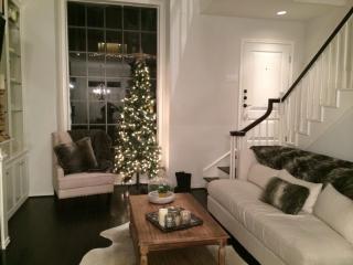 3919 Gilbert Ave, Dallas TX  75219-3959 exterior