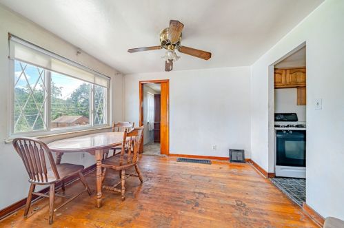 127 Richland Dr, Pittsburgh PA 15235-4413 exterior