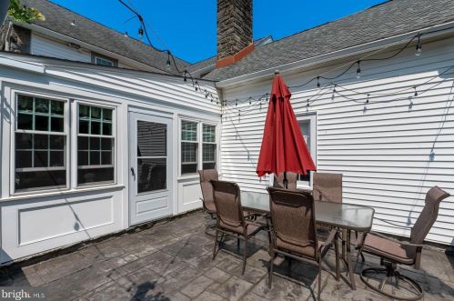 5 Lexington Ave, Pittsburgh PA 15215-3218 exterior