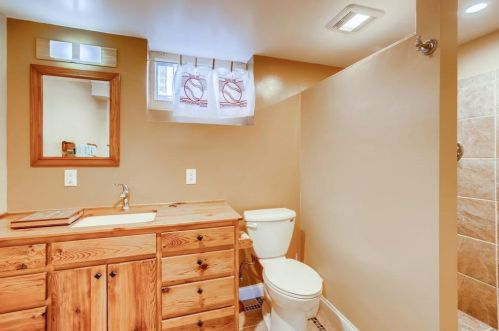 1221 Jefferson Ave, Saint Paul MN 55105-2838 exterior