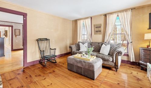 10 Singletary Ave, Sutton MA 01590-1842 exterior