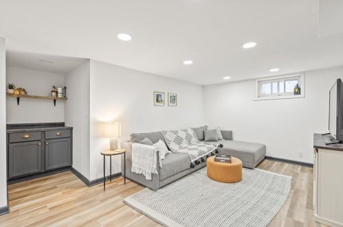 3751 85th St, Milwaukee WI  53222-2823 exterior