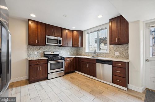 1245 Hancock St, Philadelphia PA 19133-3831 exterior