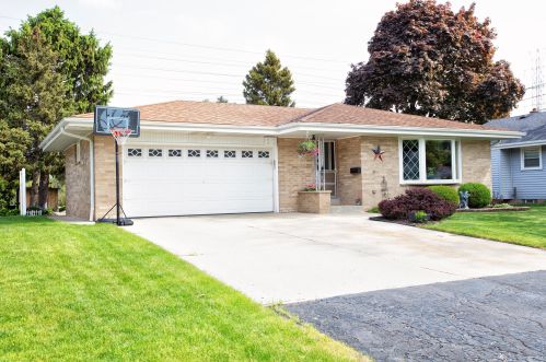 6624 Plainfield Ave, Milwaukee, WI 53220-3068