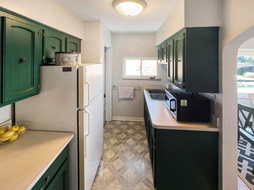 4288 Mccaslin St, Pittsburgh PA 15217-2829 exterior