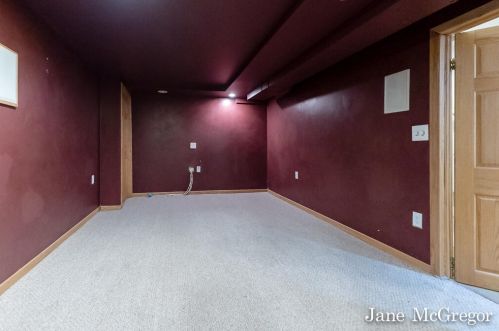 1305 Poulson Rd, Meskegon MI 49445-2532 exterior