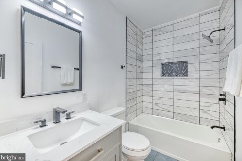 1233 16th St, Washington DC  20002-2501 exterior