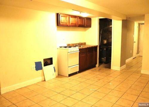 481 Rosa Parks Blvd, Paterson NJ 07501-3105 exterior