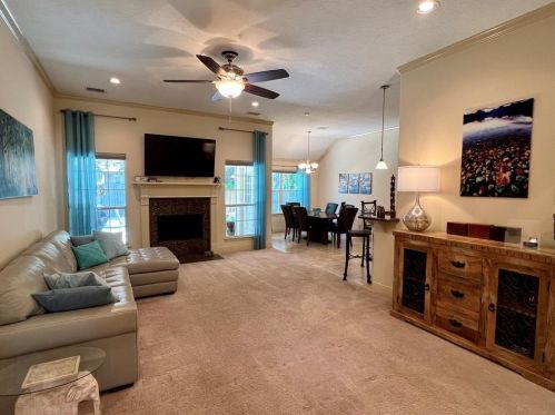 3231 Fitzgerald Dr, Montgomery, TX 77356-8953