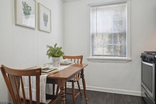 301 Lincoln Park, Cranford NJ  07016-3122 exterior