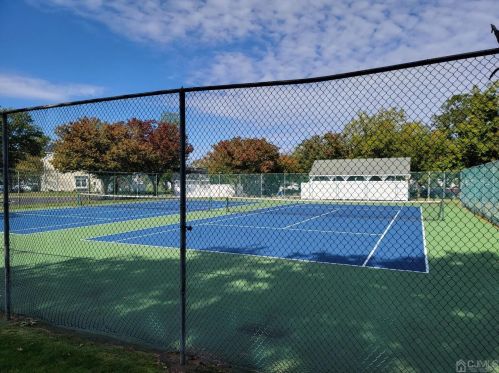 41 Dartmouth Way, New Brunswick NJ 08902-4289 exterior