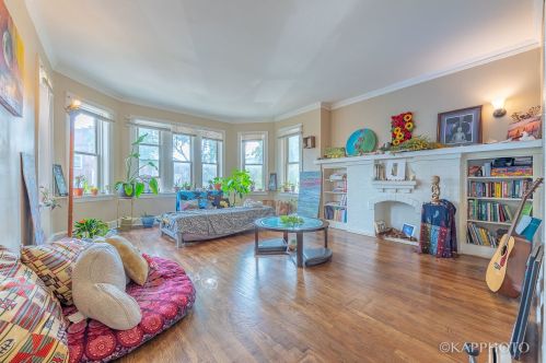 7728 East End Ave, Chicago IL 60649-4909 exterior