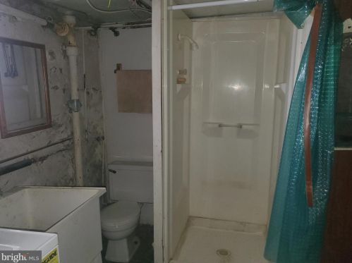 1002 Haworth St, Philadelphia PA 19124-2506 exterior