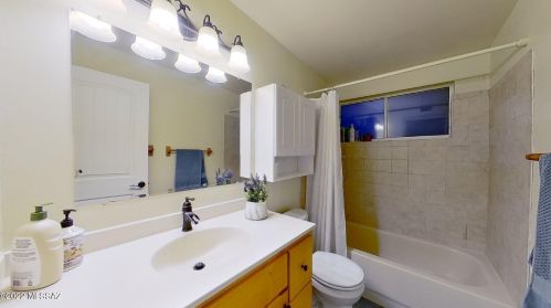 9401 Deer Trl Cir, Tucson AZ 85710-8034 exterior