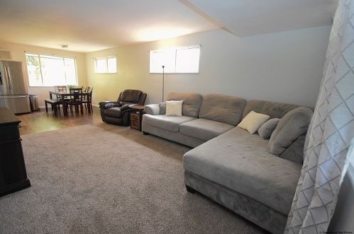 140 Queenston Dr, Pittsburgh, PA 15235-5428