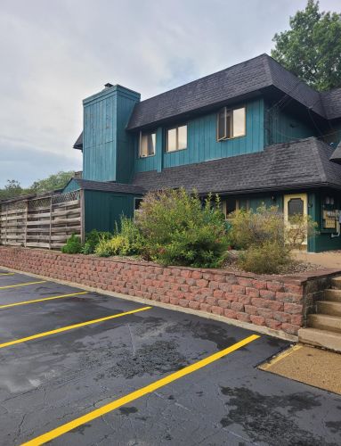 126 Kilgore Rd, Kalamazoo MI  49002-0596 exterior