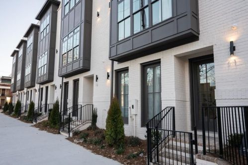 574 Boulevard Pl, Atlanta, GA 30308-2859