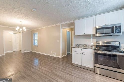 4335 Greenleaf Rd, Atlanta GA exterior