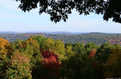 242 Barrack Hl Rd, Ridgefield CT 06877-3006 exterior