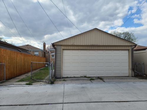 6217 Nagle Ave, Chicago IL  60638-4207 exterior