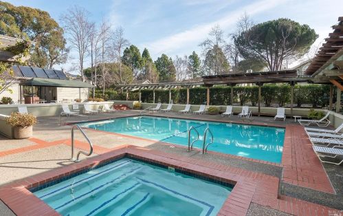 121 Eucalyptus Knl St, Mill Valley CA 94941-2247 exterior