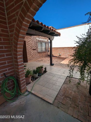 515 Camino Del Poso, Green Valley, AZ 85614-2306