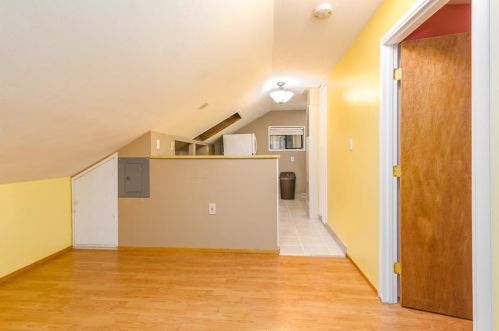 9 Ashby St, Providence RI 02919-6604 exterior