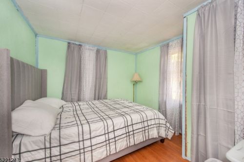 35 Shawnee Trl, Wharton NJ 07885-2927 exterior