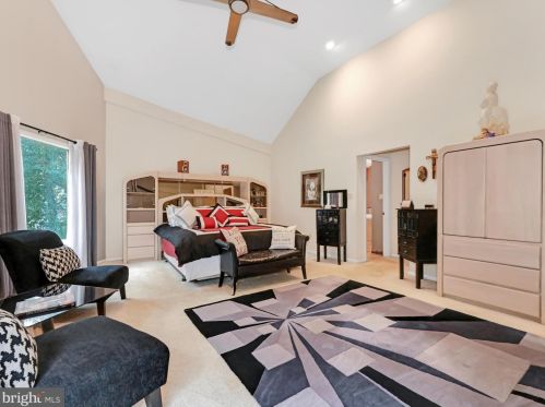 2253 Deerfield Dr, Media PA 19063-1833 exterior